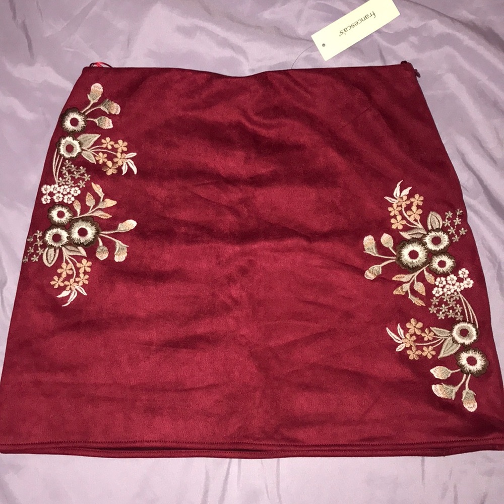 Embroidered mini skirt